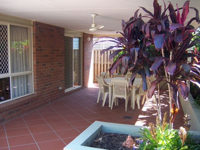 4 Shorehaven Place, Varsity Lakes QLD 4227