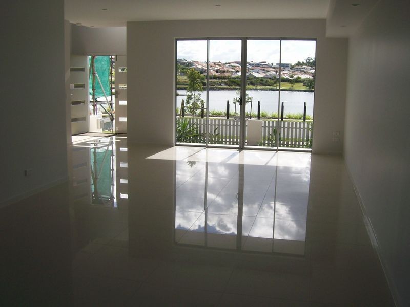 Varsity Lakes QLD 4227