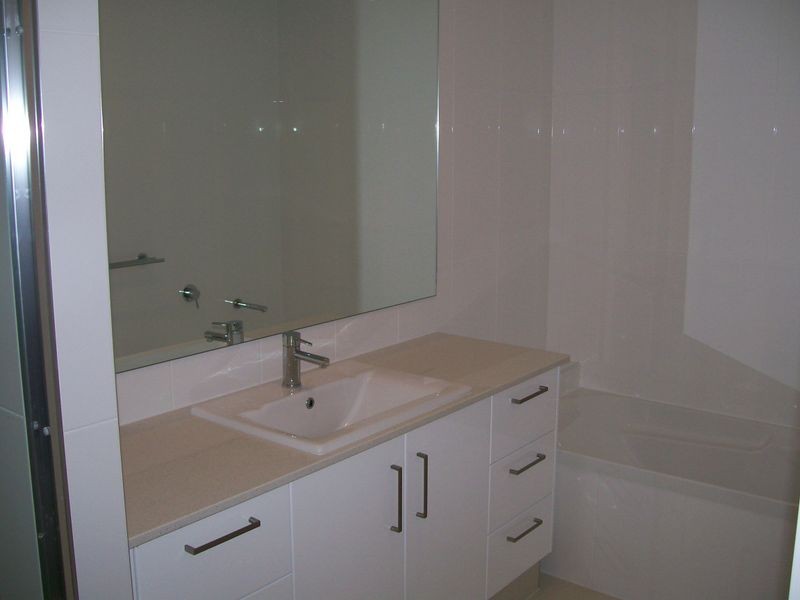 Varsity Lakes QLD 4227