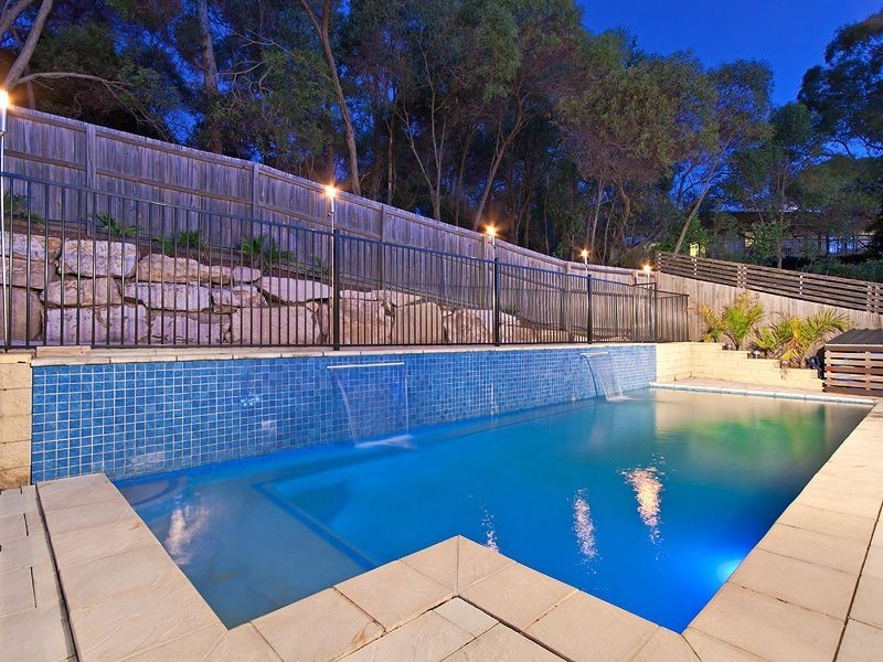 19 Broadview Place, Robina QLD 4226