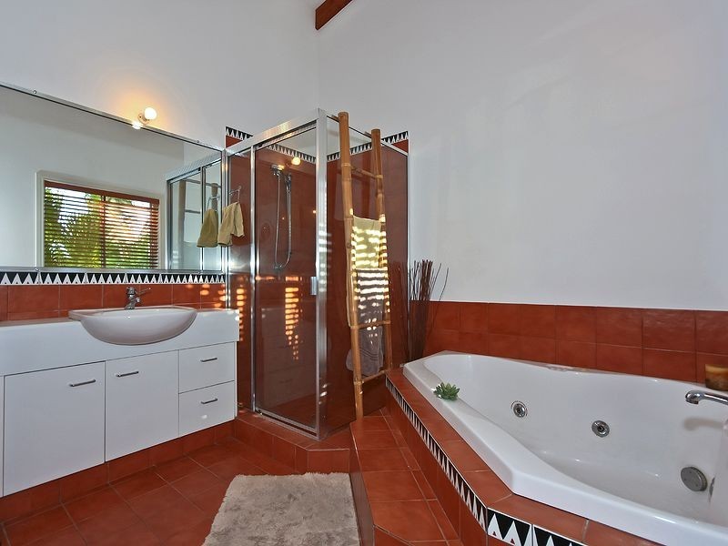 19 Broadview Place, Robina QLD 4226