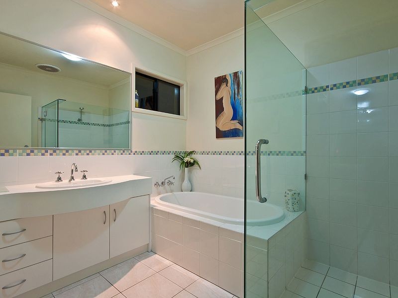 17 Observatory Drive, Reedy Creek QLD 4227