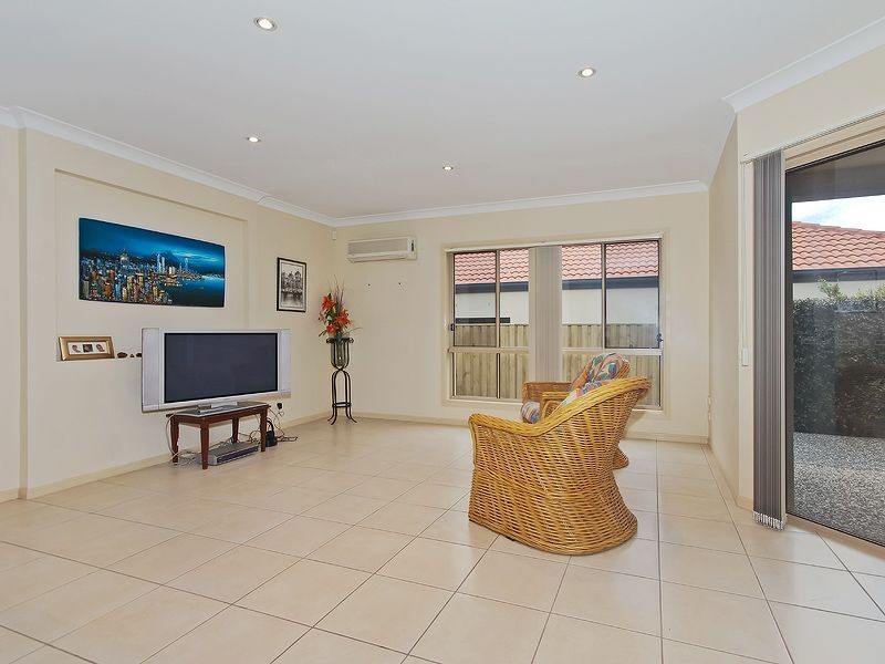 2/17 Majorca Crescent, Varsity Lakes QLD 4227