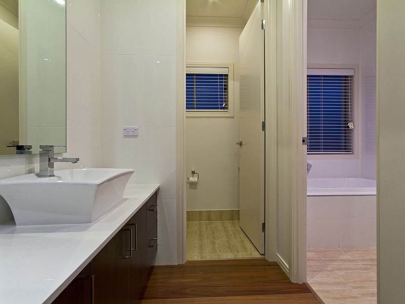 6 Golden Grove Blvd, Reedy Creek QLD 4227
