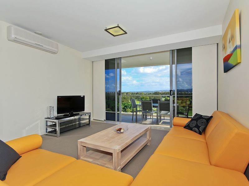 284/135 Lakelands Drive, Merrimac QLD 4226