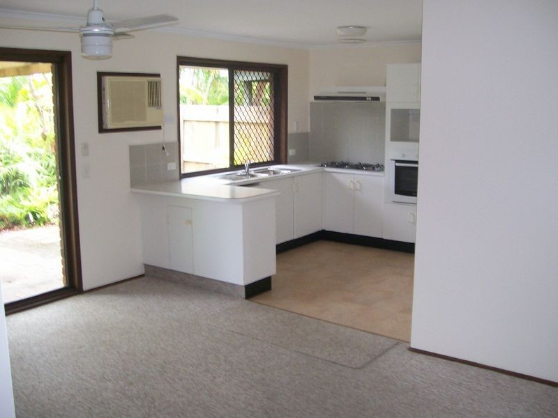 37/250 Ron Penhaligon Way, Robina QLD 4226