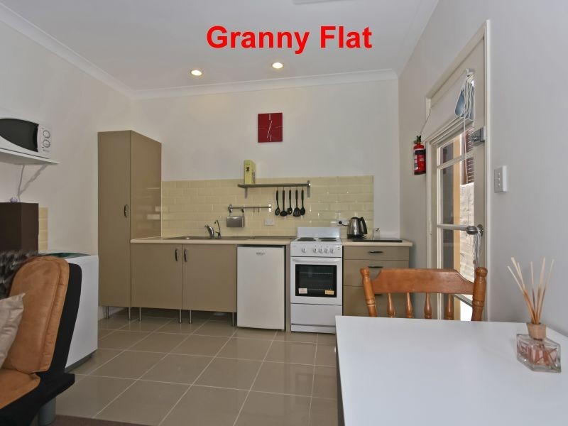2 Kingsgrove Street, Robina QLD 4226