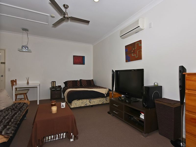 2 Kingsgrove Street, Robina QLD 4226