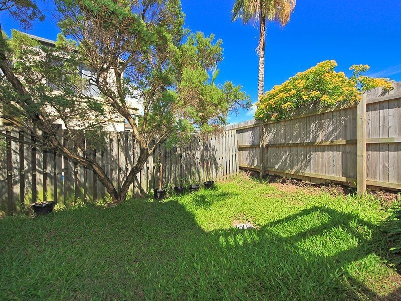 1/6-8 Warbler Parade, Varsity Lakes QLD 4227