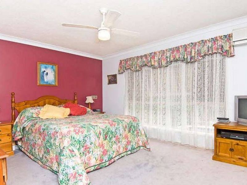 15 Woolmere Street, Carrara QLD 4211
