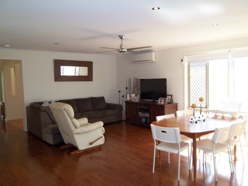 27 Marks Drive, Varsity Lakes QLD 4227