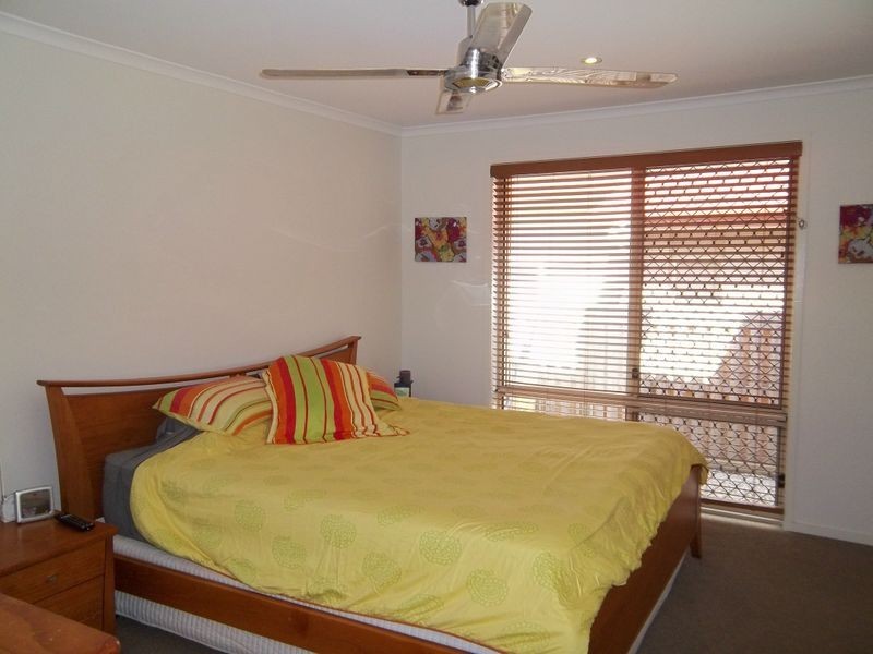 27 Marks Drive, Varsity Lakes QLD 4227