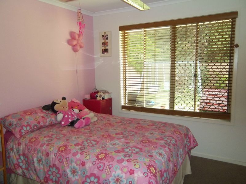 27 Marks Drive, Varsity Lakes QLD 4227