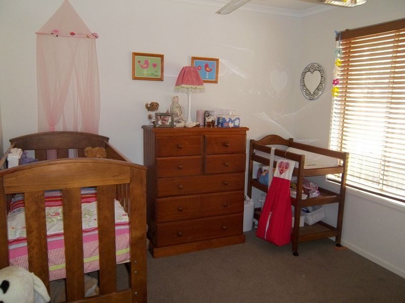 27 Marks Drive, Varsity Lakes QLD 4227