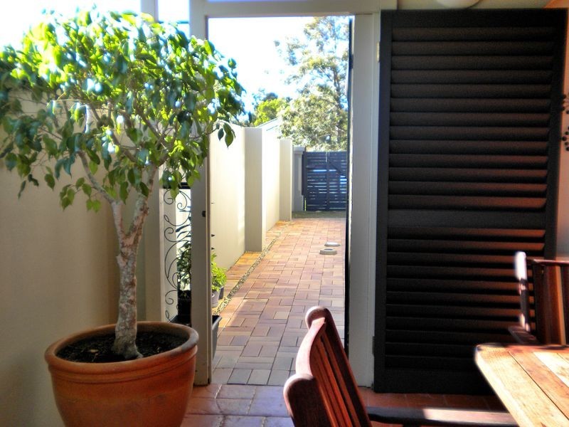 14 Coral Tree Court, Robina QLD 4226