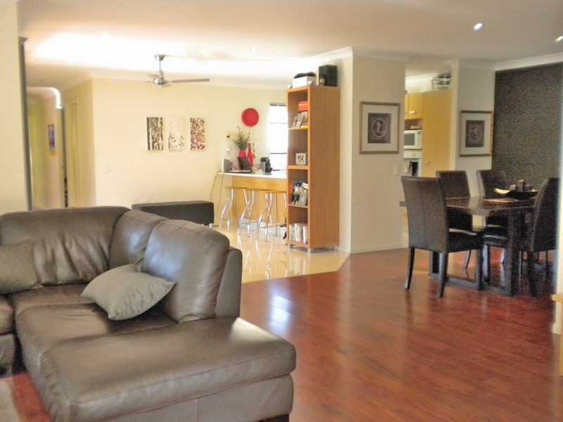 14 Coral Tree Court, Robina QLD 4226