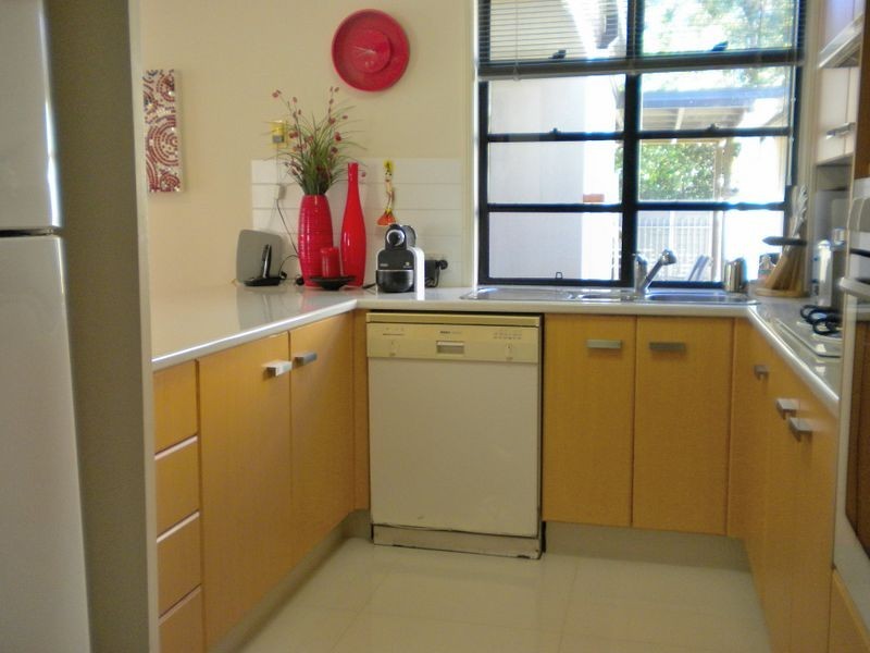 14 Coral Tree Court, Robina QLD 4226