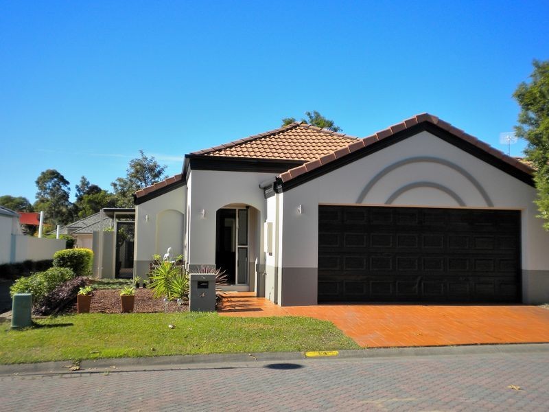 14 Coral Tree Court, Robina QLD 4226