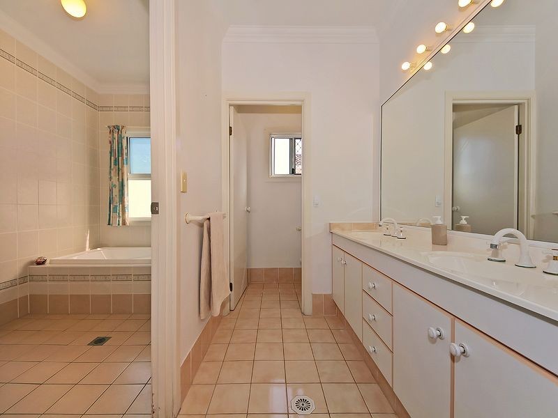 19 Washington Court, Varsity Lakes QLD 4227