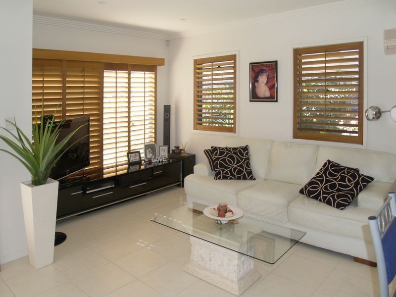 6 Royal Links Drive, Robina QLD 4226