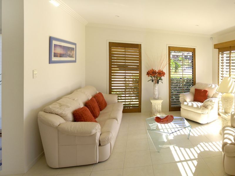 6 Royal Links Drive, Robina QLD 4226