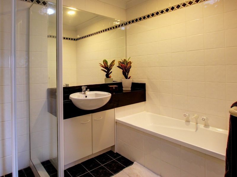 72/2 Langport Parade, Mudgeeraba QLD 4213