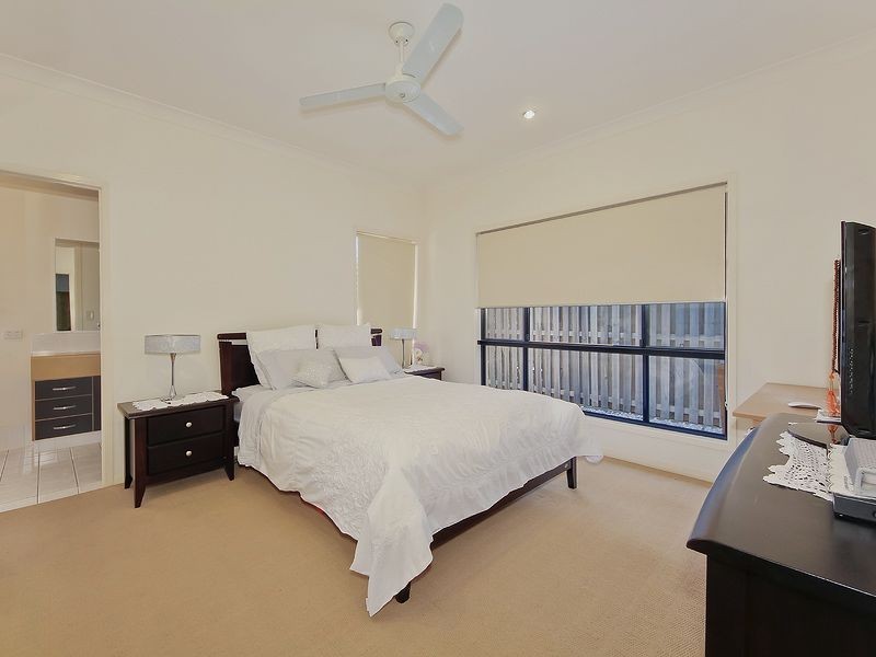 87 Bayswater Avenue, Varsity Lakes QLD 4227