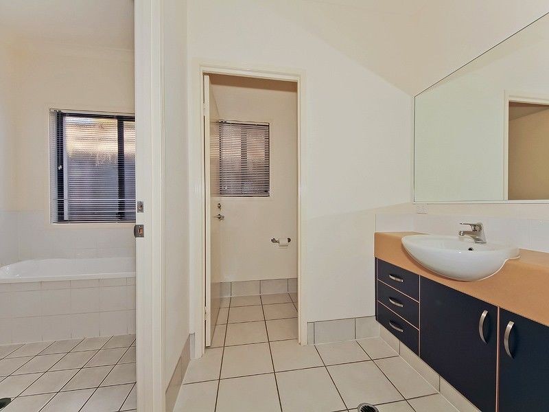 87 Bayswater Avenue, Varsity Lakes QLD 4227