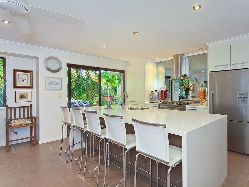 11 Mardella Court, Mermaid Waters QLD 4218