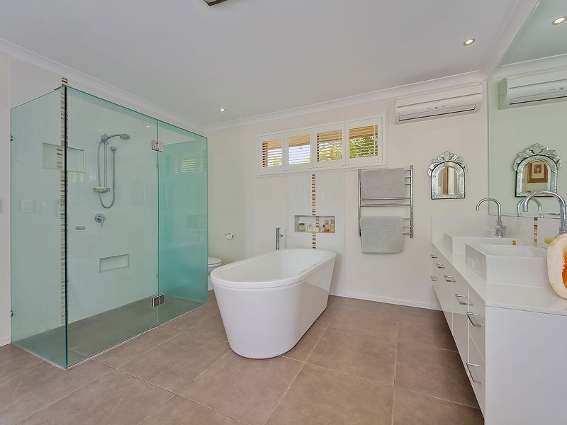11 Mardella Court, Mermaid Waters QLD 4218