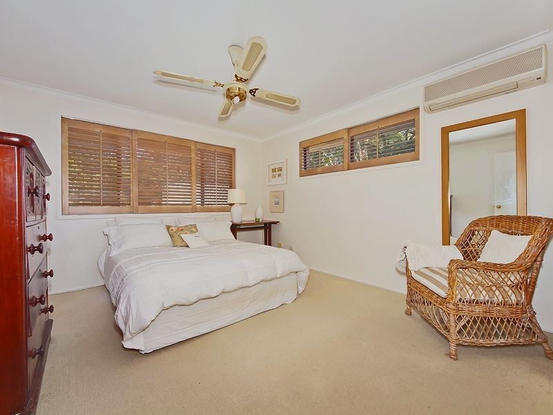 11 Mardella Court, Mermaid Waters QLD 4218