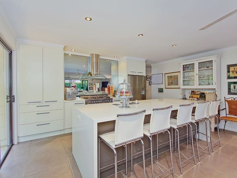 11 Mardella Court, Mermaid Waters QLD 4218