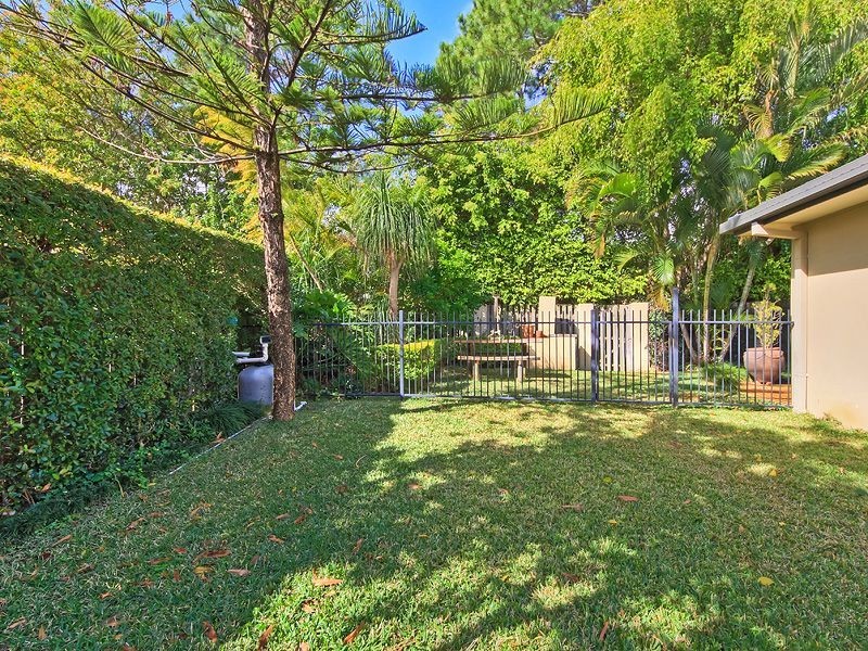 11 Mardella Court, Mermaid Waters QLD 4218
