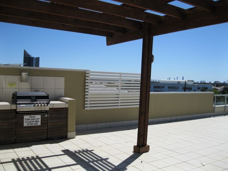 8/64 Riverwalk Avenue, Robina QLD 4226