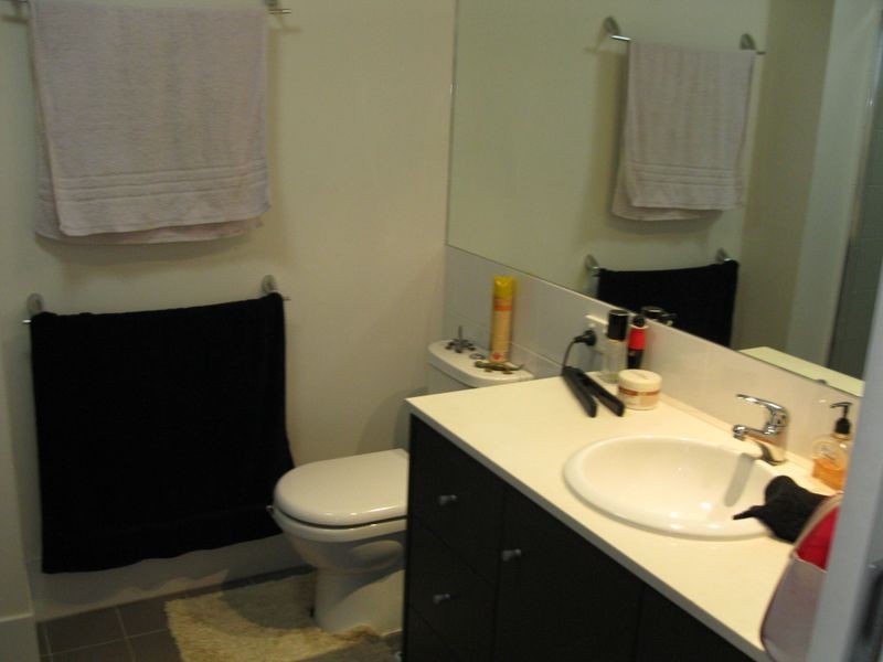 8/64 Riverwalk Avenue, Robina QLD 4226