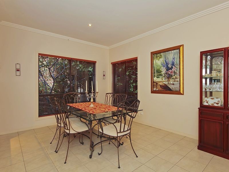 22 Blue Ridge Crescent, Varsity Lakes QLD 4227