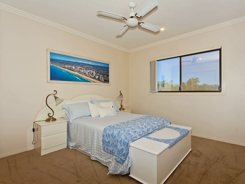 22 Blue Ridge Crescent, Varsity Lakes QLD 4227