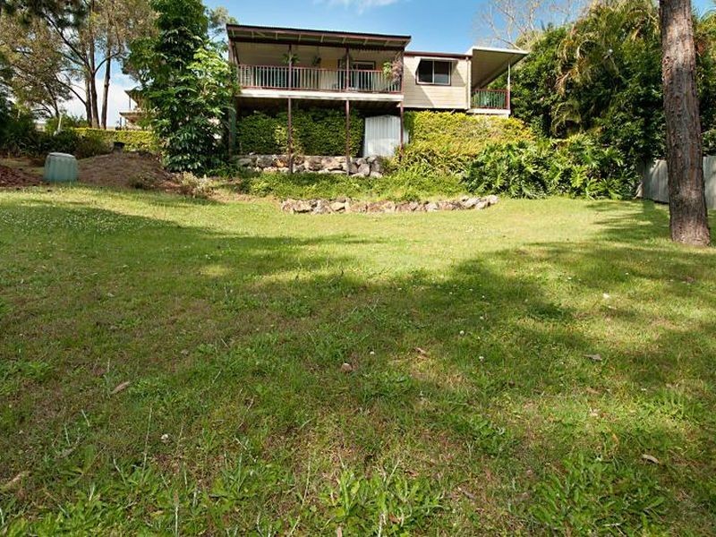 4 Corrigin Court, Elanora QLD 4221
