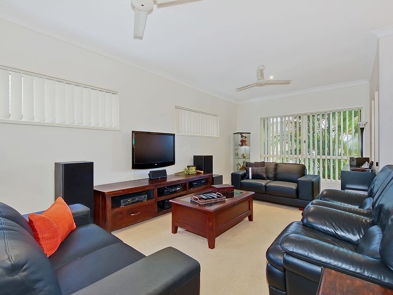 15 Mulgrave Crescent, Varsity Lakes QLD 4227