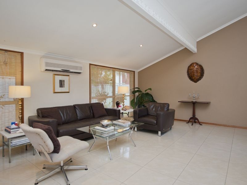 2/122 Cottesloe Drive, Robina QLD 4226