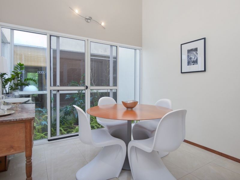 2/122 Cottesloe Drive, Robina QLD 4226