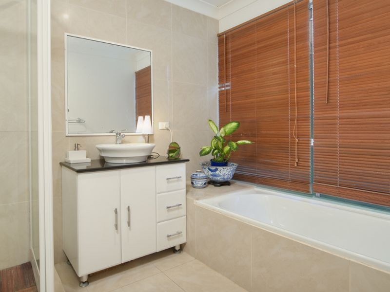 2/122 Cottesloe Drive, Robina QLD 4226