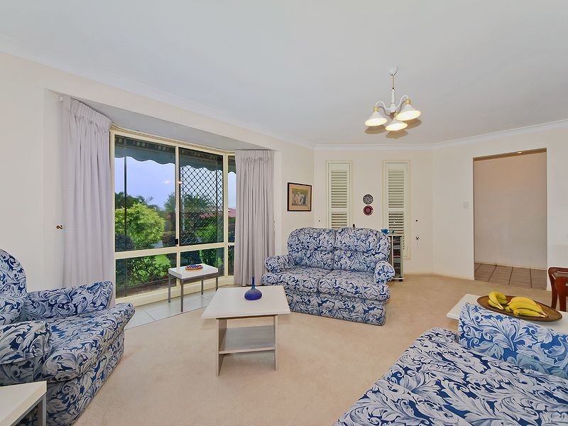 8 Outrigger Drive, Robina QLD 4226