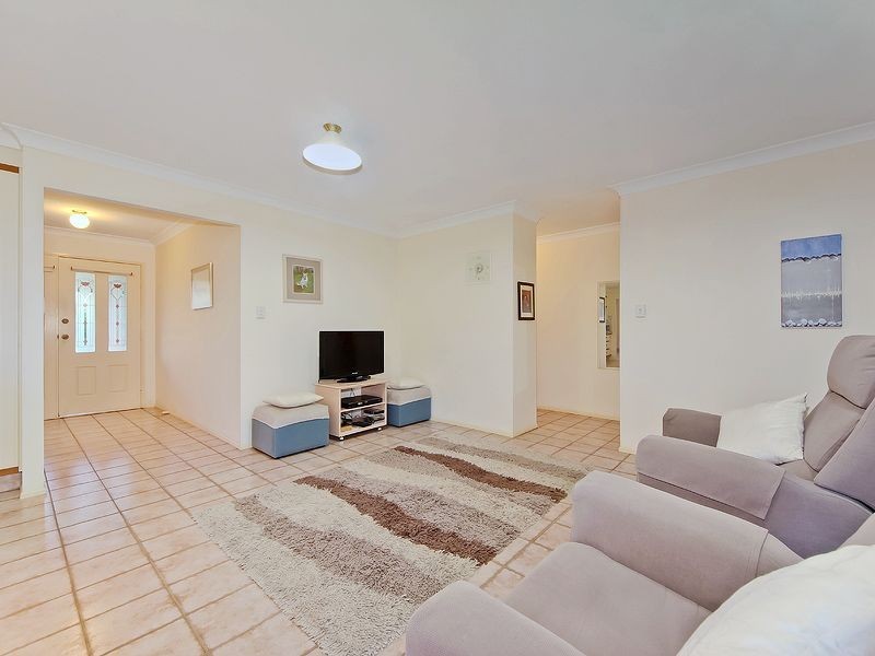 8 Outrigger Drive, Robina QLD 4226