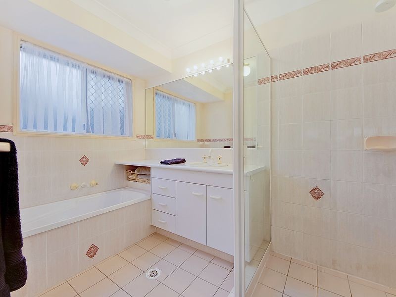 8 Outrigger Drive, Robina QLD 4226