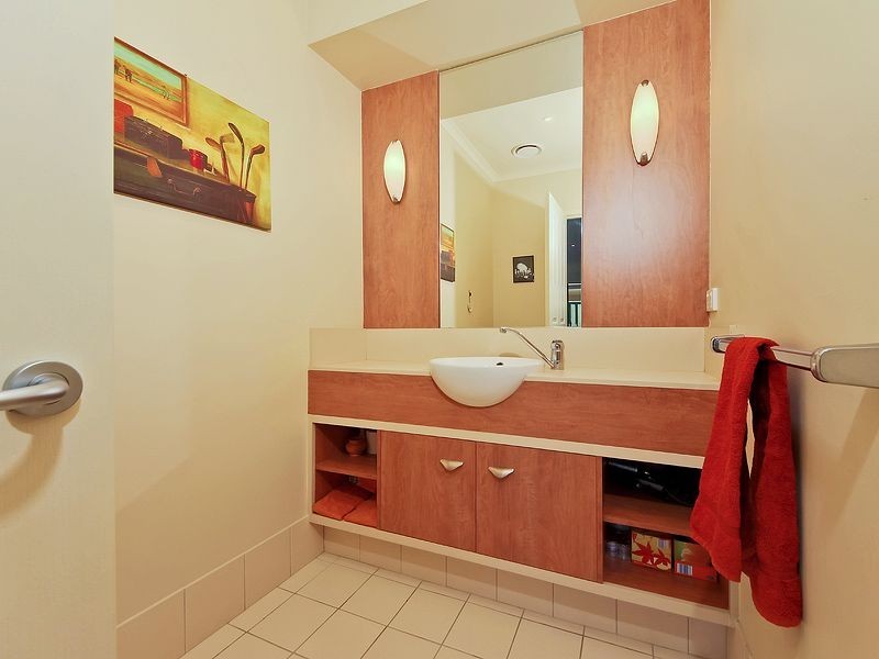 108/136 Palm Meadows Drive, Carrara QLD 4211