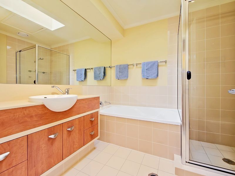 108/136 Palm Meadows Drive, Carrara QLD 4211