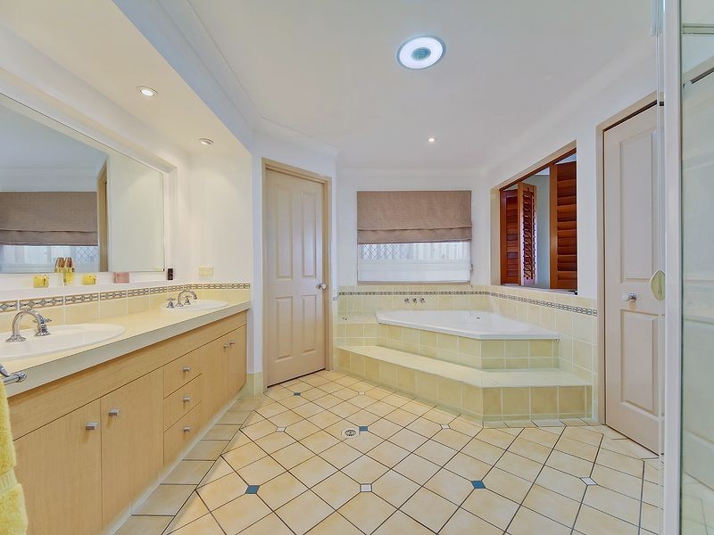 10 Goldwater Drive, Robina QLD 4226