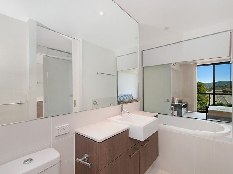 19/305 Laver Drive, Robina QLD 4226