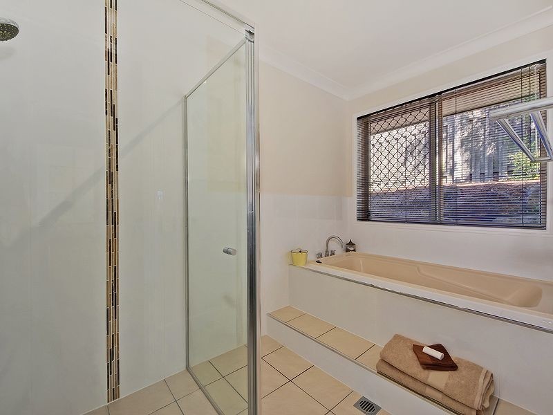 12 Leicester Terrace, Mudgeeraba QLD 4213